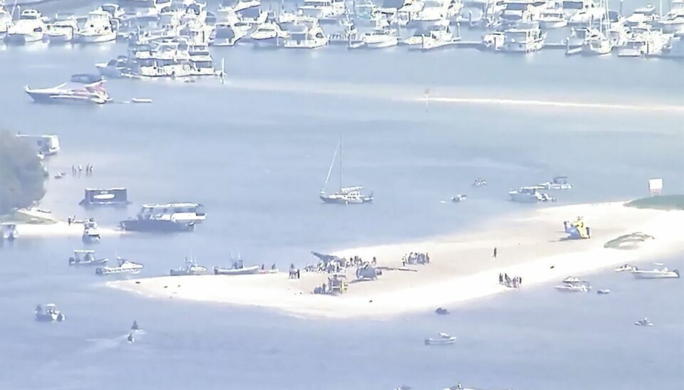 Billedet viser de to kolliderede helikoptere på Gold Coast i Australien. Billedet viser de to kolliderede helikoptere på Gold Coast i Australien.