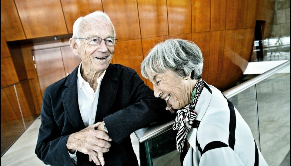 Komponisten Bent Fabricius-Bjerre komponerede titelmelodien til 'Matador'. Her ses han i selskab med Lise Nørgaard. Fabricius-Bjerre døde i 2020 i en alder af 95. (Arkivfoto).