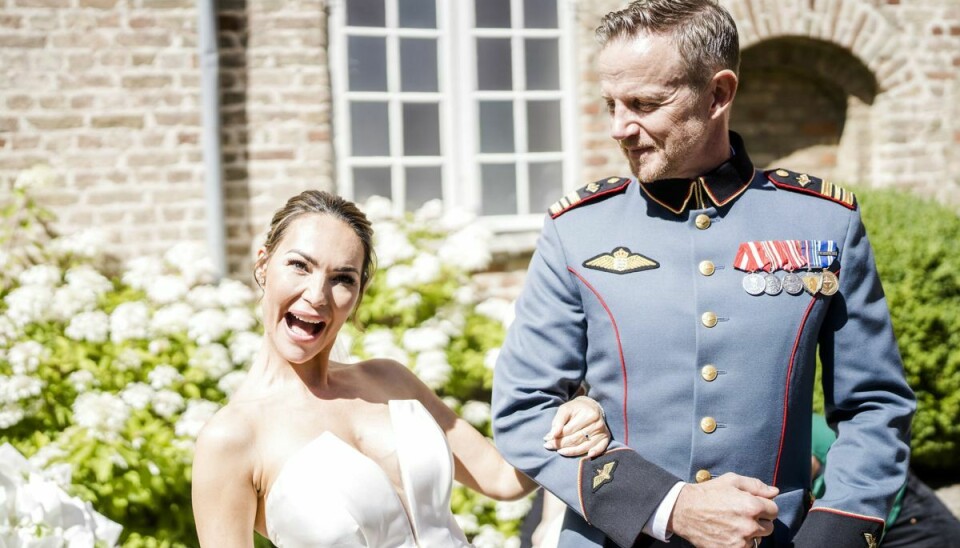 Mascha Vang havde hele tre kjoler på ved sin bryllupsdag, da hun i august giftede sig med jagerpiloten Troels Krohn Dehli Vang. (Arkivfoto).