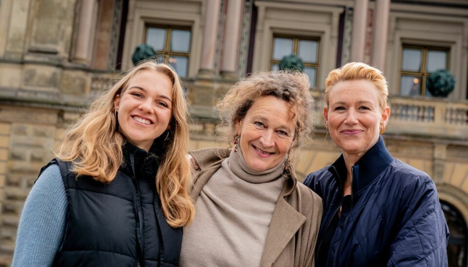 Her ses Emilie Groth (tv.), Ulla Henningsen og Xenia Lach-Nielsen, som skal portrættere den voksne dronning Margrethe i forskellige aldre.