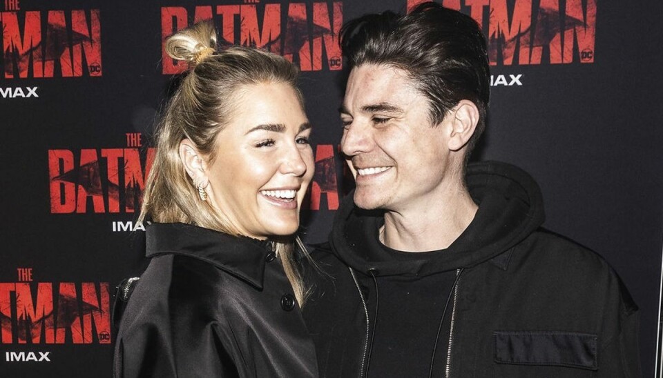 Jeanette Ottesen og Marco Loughran gemte på en sød hemmelighed, da de troppede op på den røde løber til premieren på den nye The Batman-film den 1. marts. Hun ventede nemlig parrets andet barn, som kom til verden i september. (Arkivfoto). Jeanette Ottesen og Marco Loughran gemte på en sød hemmelighed, da de troppede op på den røde løber til premieren på den nye The Batman-film den 1. marts. Hun ventede nemlig parrets andet barn, som kom til verden i september. (Arkivfoto).