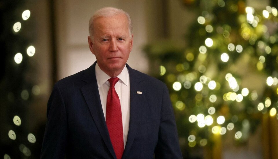 - Det her er ikke blot som en dag med sne, da man var barn, siger USA's præsident, Joe Biden, til journalister ifølge nyhedsbureauet AFP. Her ses præsidenten i forbindelse med en juletale torsdag. - Det her er ikke blot som en dag med sne, da man var barn, siger USA's præsident, Joe Biden, til journalister ifølge nyhedsbureauet AFP. Her ses præsidenten i forbindelse med en juletale torsdag.