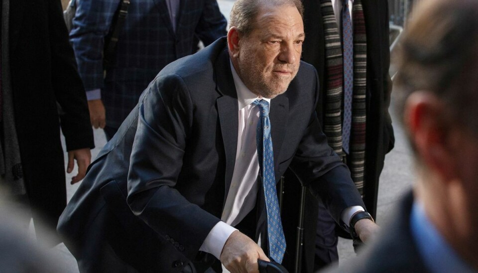 Harvey Weinstein da han ankom til en retssag i New York City, hvor han var anklaget for seksuelle overgreb. (Arkivfoto). Harvey Weinstein da han ankom til en retssag i New York City, hvor han var anklaget for seksuelle overgreb. (Arkivfoto).