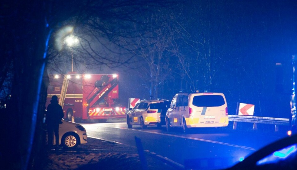 En 38-årig mand bragede mandag aften ind i et autoværn på Solbjergvej ved Tjæreborg.