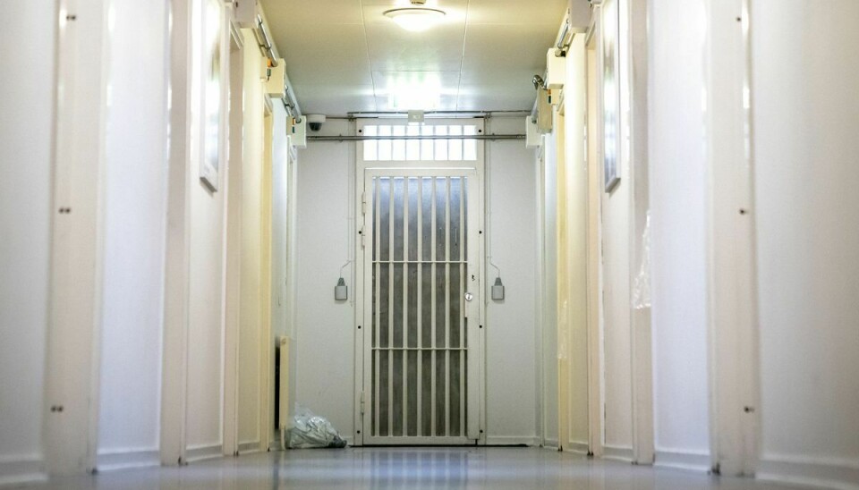 Den 17-årige bliver varetægtsfængslet i surrogat på en sikret ungdomsinstitution. (Arkivfoto)