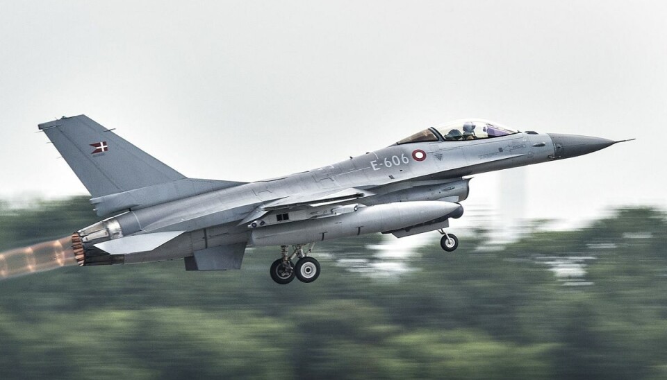 To danske F-16 kampfly blev mandag sendt op i dansk luftrum. To danske F-16 kampfly blev mandag sendt op i dansk luftrum.