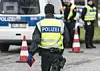 Tysk politi har anholdt 25 personer i et stort terrornetværk.