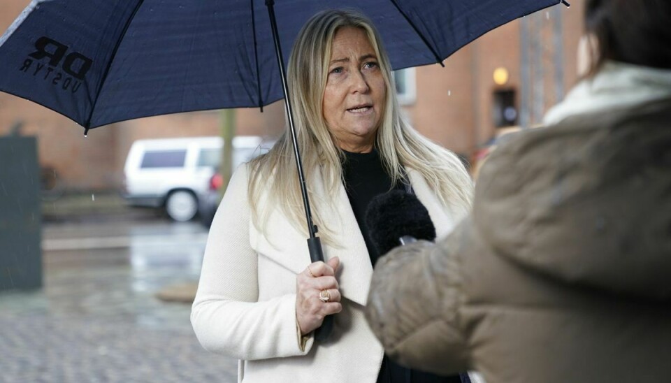 Rikke Karlsson forlader retten, da retssagen mod Morten Messerschmidt fortsætter ved Retten på Frederiksberg.