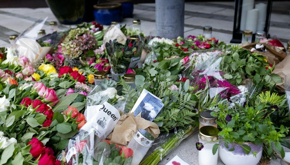 Der blev lagt blomster og stillet lys ved Plejecenter Samsøvej i Holbæk til minde for en 37-årig kvinde, der blev dræbt, da hun fik fri fra arbejde på hjemmet. (Arkivfoto)