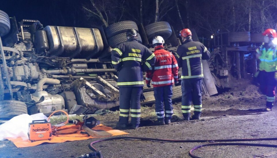 Lastbilen har været ude for et uheld.