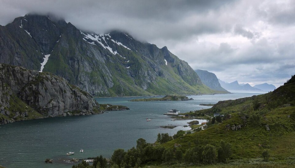 Det var på et bjerg på Vestvågøy på Lofoten i det nordlige Norge ulykken skete. Det var på et bjerg på Vestvågøy på Lofoten i det nordlige Norge ulykken skete.