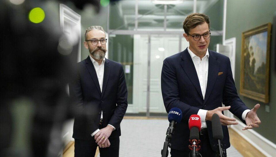 Liberal Alliances partileder, Alex Vanopslagh, mener, at Venstres formand, Jakob Ellemann-Jensen, er ved at aflive den borgerlige blok i Danmark.