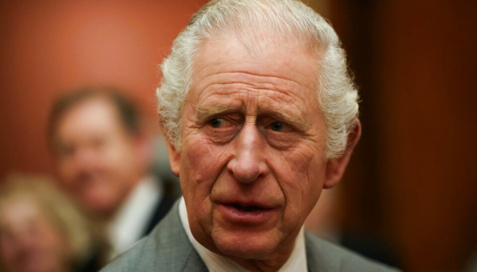 Charles har angiveligt ikke tænkt sig at indfri sine afdøde forældres løfte om, at prins Edward skal overtage titlen 'Hertug af Edinburgh' efter deres far. Charles har angiveligt ikke tænkt sig at indfri sine afdøde forældres løfte om, at prins Edward skal overtage titlen 'Hertug af Edinburgh' efter deres far.