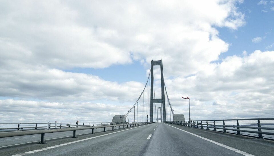 Storebæltsbroen er igen lukket for vindfølsomme køretøjer. Storebæltsbroen er igen lukket for vindfølsomme køretøjer.