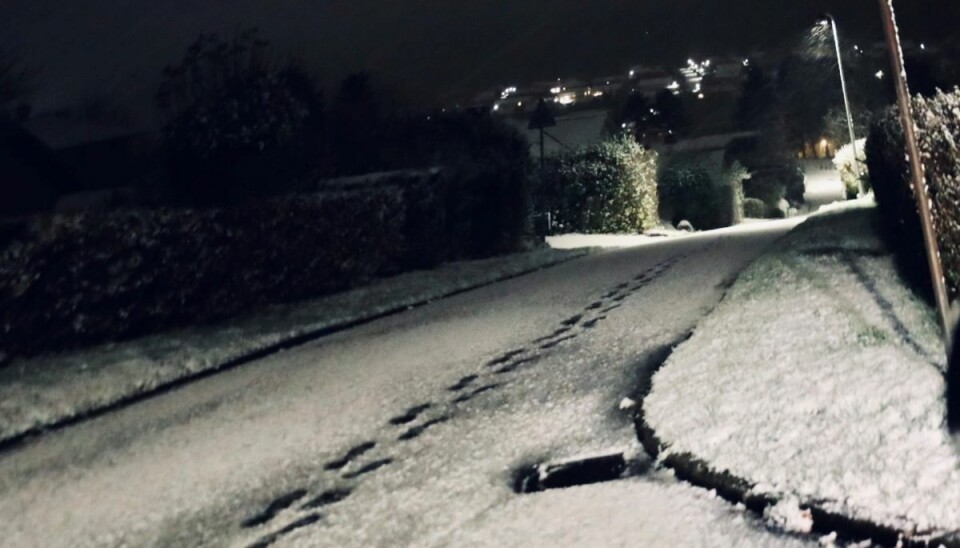 Sneen er dalet ned over Kalundborg på Nordvestsjælland.