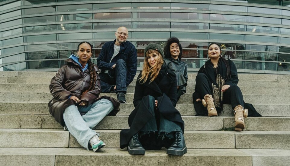 Der er store navne både på og bag scenen, når musikforestillingen Natasja vises i operaen i København i 2023. I den bliver den afdøde sanger Natasja Saad hyldet. Fra venstre ses Feven Geles også kendt som FVN, Pharfar, Billie Koppel, Caroline Henderson og Cisilia. Der er store navne både på og bag scenen, når musikforestillingen Natasja vises i operaen i København i 2023. I den bliver den afdøde sanger Natasja Saad hyldet. Fra venstre ses Feven Geles også kendt som FVN, Pharfar, Billie Koppel, Caroline Henderson og Cisilia.