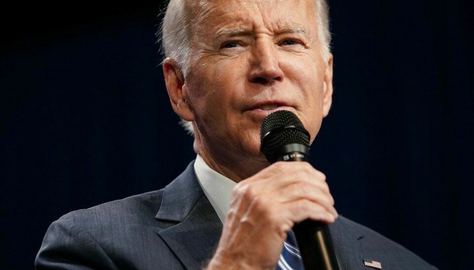 Joe Biden undskylder nu over, at USA trak sig fra Parisaftalen.