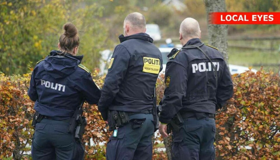 Bomberydderne og Politiets Aktionsstyrke er ankommet til Svendborg.