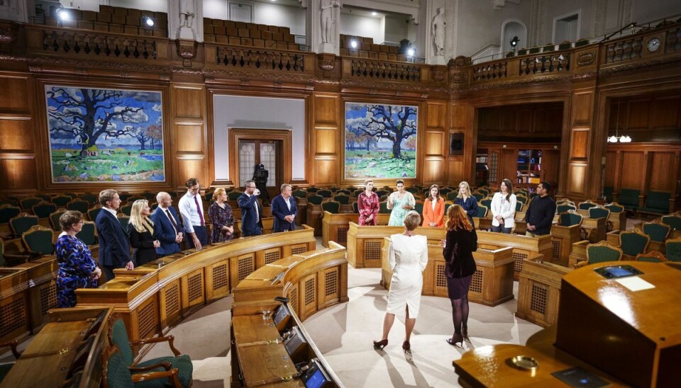 Som det sidste på valgaftenen 1. november mødtes partiledere traditionen tro til debat på Christiansborg i København. Som det sidste på valgaftenen 1. november mødtes partiledere traditionen tro til debat på Christiansborg i København.
