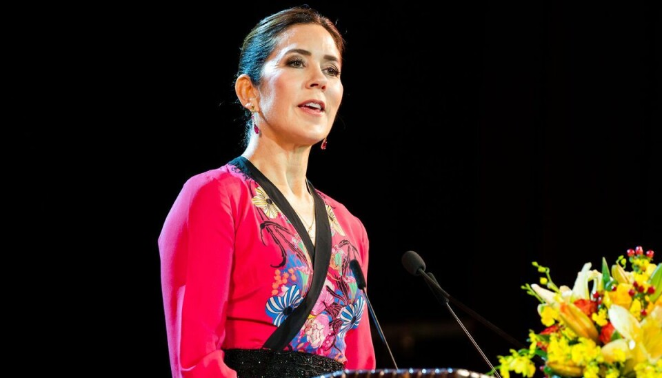 Kronprinsesse Mary på talerstolen i Hanoi Opera House tirsdag aften. Kronprinsesse Mary på talerstolen i Hanoi Opera House tirsdag aften.