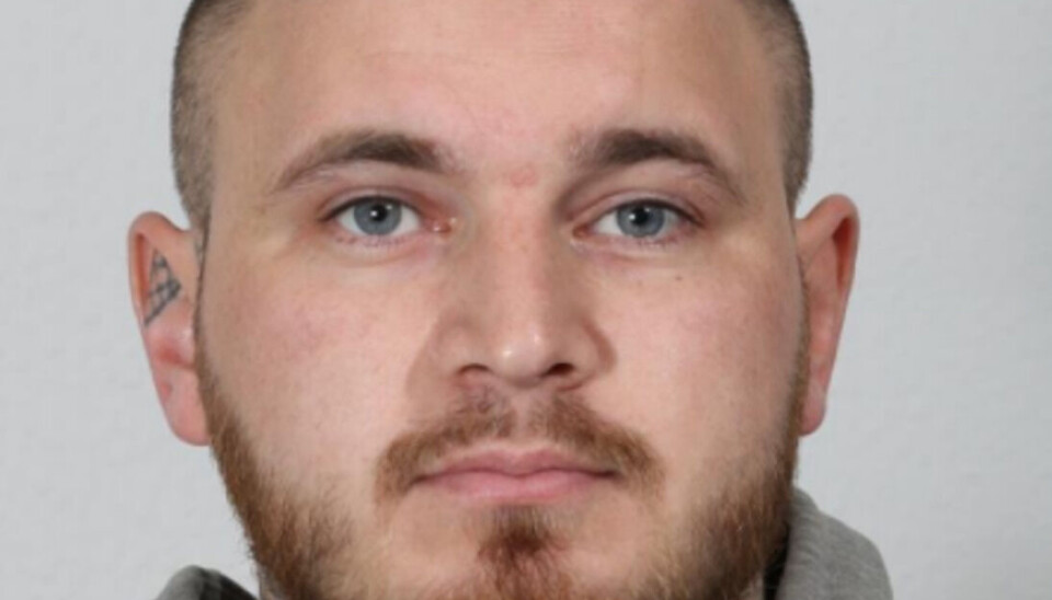 Politiet jagter denne mand. Politiet jagter denne mand.