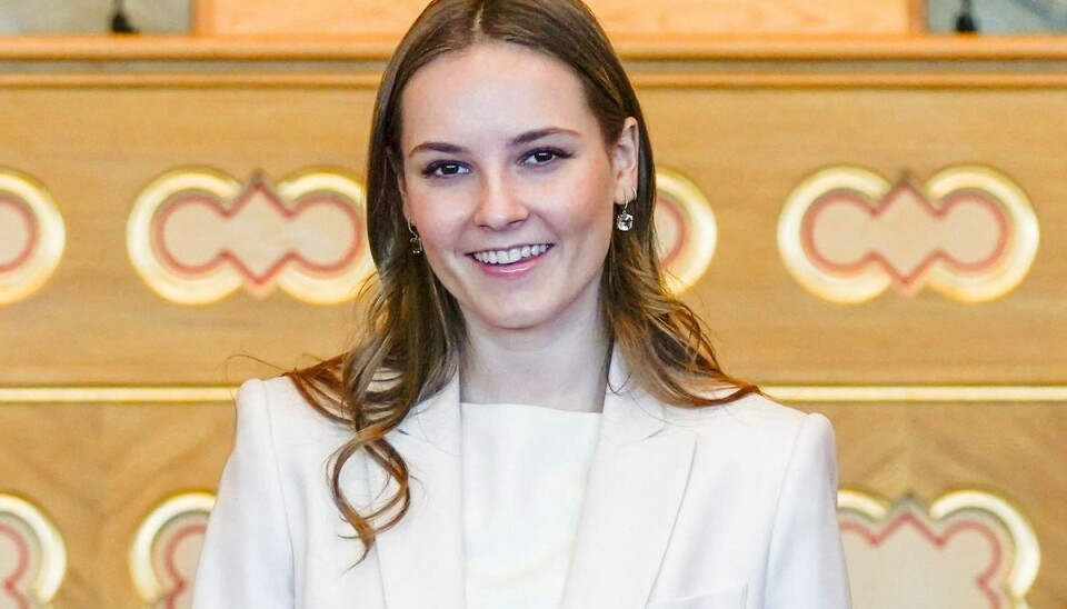 Prinsesse Ingrid Alexandra forsøger i øjeblikket at gentage sin sejr fra 2020 ved de norske juniormesterskaber i surfing.