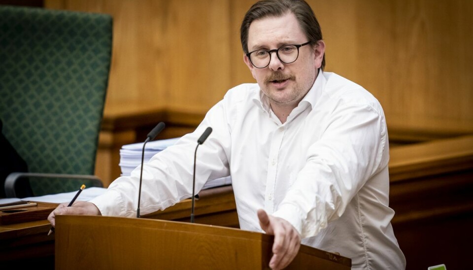 Simon Emil Ammitzbøll-Bille taler under møde i Folketingssalen, hvor der stemmes om, hvorvidt Inger Støjberg er værdig til at sidde i Folketinget efter rigsretsdommen, tirsdag den 21. december 2021. Simon Emil Ammitzbøll-Bille taler under møde i Folketingssalen, hvor der stemmes om, hvorvidt Inger Støjberg er værdig til at sidde i Folketinget efter rigsretsdommen, tirsdag den 21. december 2021.