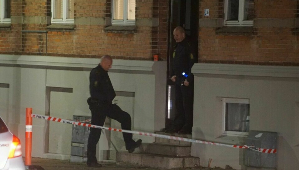 En 43-årig mand er blevet anholdt i sin lejlighed på Viborgvej i Randers i forbindelse med knivstikkeriet.