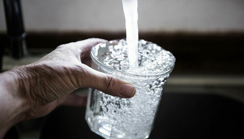 I to kommuner advares borgerne om, at de skal koge deres drikkevand før de drikker det.  (Arkivfoto).