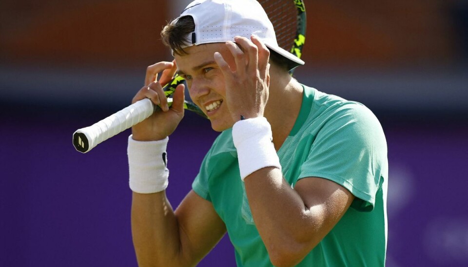 Holger Rune er klar til semifinalen ved ATP 500-græsturneringen Queen's Club Championships i London. Holger Rune er klar til semifinalen ved ATP 500-græsturneringen Queen's Club Championships i London.
