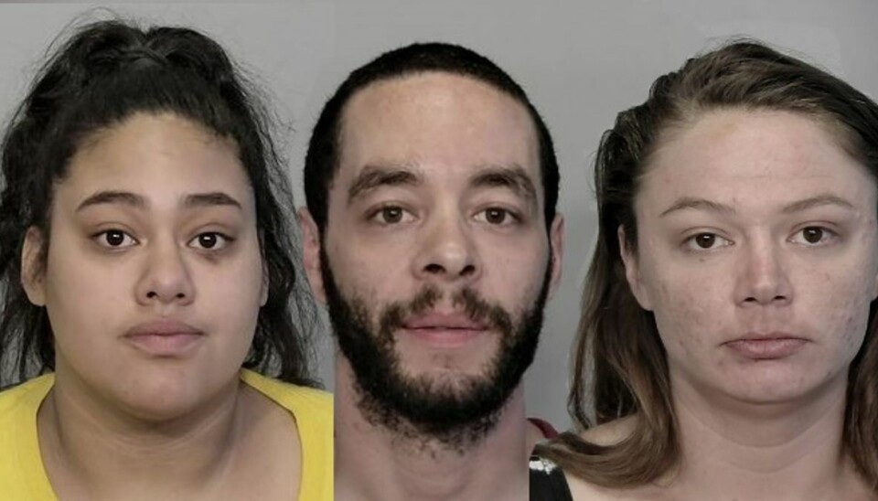 Angela Vazquez (til højre i billedet) og hendes kæreste Steven Lopez (i midten) endte med at gå amok på den 29-årige gæst. Angela Vazquez (til højre i billedet) og hendes kæreste Steven Lopez (i midten) endte med at gå amok på den 29-årige gæst.