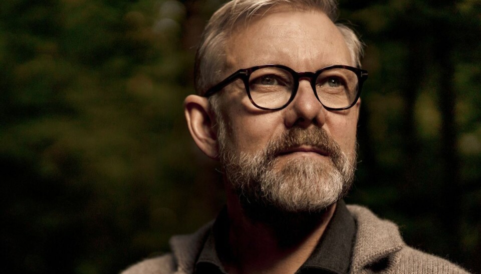 Komiker Casper Christensen er på syre i sin nye serie. Komiker Casper Christensen er på syre i sin nye serie.