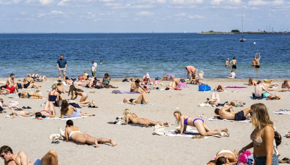 Juni har slået rekord fra 1940 og bliver dermed den mest solrige juni nogensinde. Det har mange danskere nydt i løbet af måneden ved stranden. (Arkivfoto).