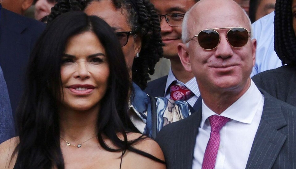 I det første fælles interview, som Amazon-grundlægger Jeff Bezos og hans kæreste, Lauren Sánchez, har givet, siger Bezos for første gang, at han vil donere det meste af sin enorme formue på knap 900 milliarder kroner væk, inden han dør. (Arkivfoto). I det første fælles interview, som Amazon-grundlægger Jeff Bezos og hans kæreste, Lauren Sánchez, har givet, siger Bezos for første gang, at han vil donere det meste af sin enorme formue på knap 900 milliarder kroner væk, inden han dør. (Arkivfoto).
