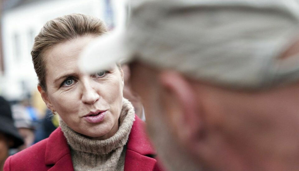 Statsminister Mette Frederiksen (S) havde lørdag to milliarder kroner yderligere i inflationshjælp med, da hun holdt tale hos Faglige Seniorer i Hillerød. (Arkivfoto).