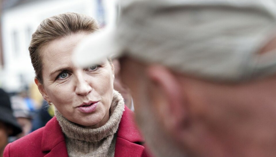 Statsminister Mette Frederiksen (S) havde lørdag to milliarder kroner yderligere i inflationshjælp med, da hun holdt tale hos Faglige Seniorer i Hillerød. (Arkivfoto). Statsminister Mette Frederiksen (S) havde lørdag to milliarder kroner yderligere i inflationshjælp med, da hun holdt tale hos Faglige Seniorer i Hillerød. (Arkivfoto).