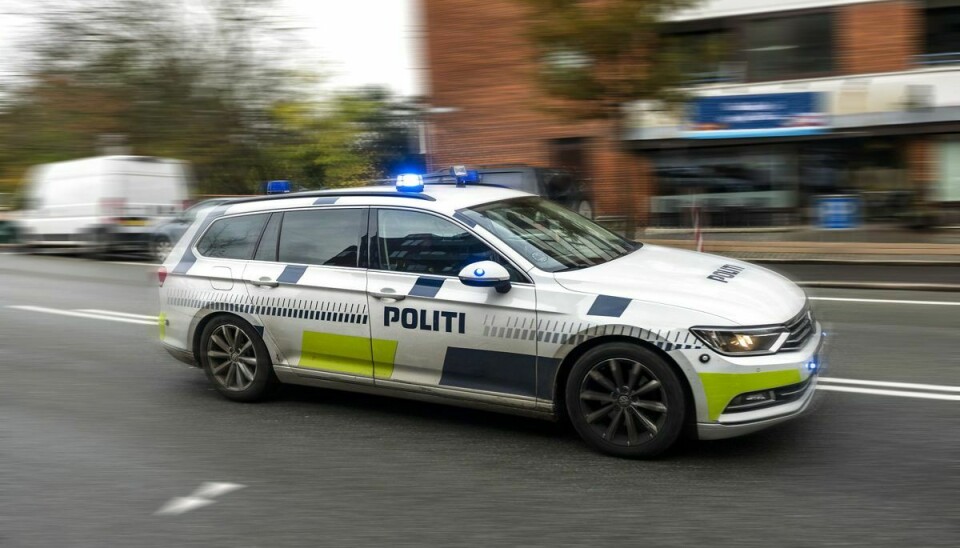 Politiet søger vidner til deres egen jagt på en sort VW Golf i Aarhus torsdag aften.