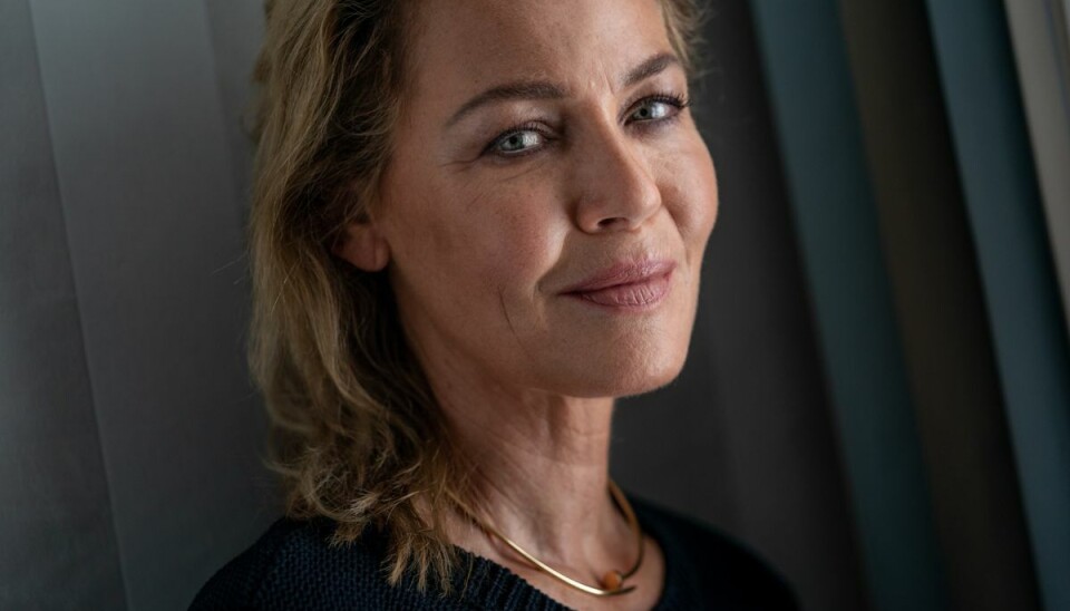 Skuespiller Connie Nielsen spiller Karen Blixen i Viaplay-serien 'Drømmeren - Karen Blixen bliver til'.