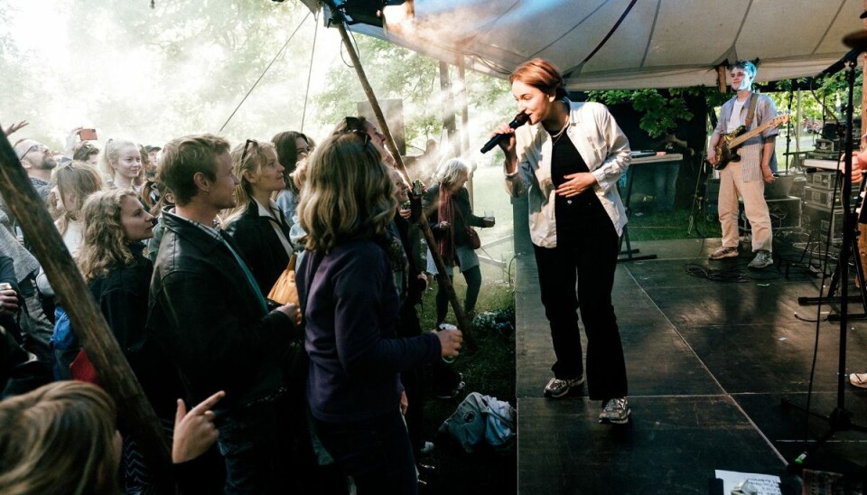 Popkvartetten Blæst har taget den danske musikscene med storm. Bandet, som står bag numre som 'Gemmeleg', 'Ikke sige nej' og 'Kig op fra gulvet', blev belønnet med P3 Lytterhittet for sangen 'Juice' til årets P3 Guld i september. (Arkivfoto). Popkvartetten Blæst har taget den danske musikscene med storm. Bandet, som står bag numre som 'Gemmeleg', 'Ikke sige nej' og 'Kig op fra gulvet', blev belønnet med P3 Lytterhittet for sangen 'Juice' til årets P3 Guld i september. (Arkivfoto).