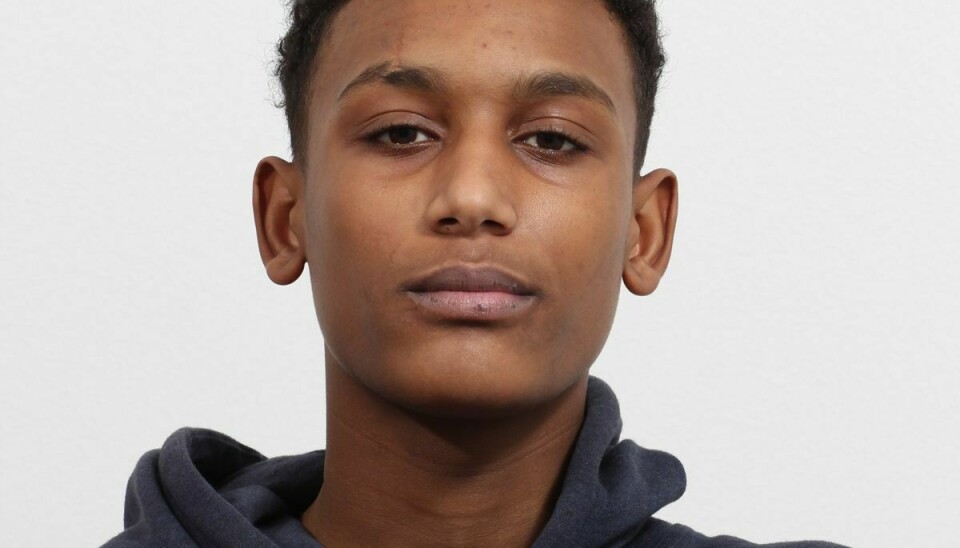 17-årige Sekeria Abdi Musse Elmi sad varetægtsfængslet for drabsforsøg. Nu er han stukket af.