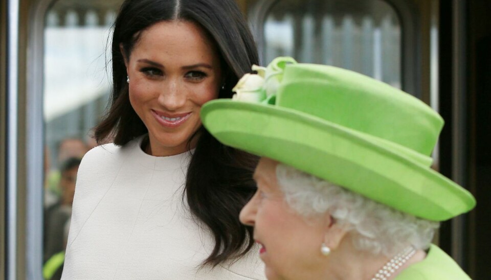 Meghan ses her sammen med dronning Elizabeth i sommeren 2018. Meghan ses her sammen med dronning Elizabeth i sommeren 2018.