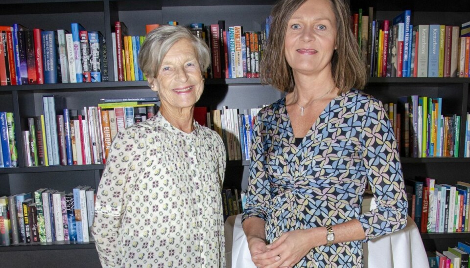 Anne Marie Vessel (t.v.) her sammen med Poul Schlüters 'hemmelige' datter, Carina. Anne Marie Vessel (t.v.) her sammen med Poul Schlüters 'hemmelige' datter, Carina.