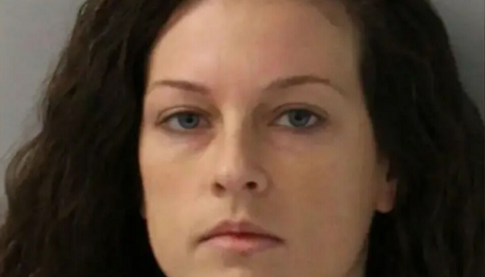31-årige Ashley Rison er blevet knaldet for at have sex med en 17-årig elev. 31-årige Ashley Rison er blevet knaldet for at have sex med en 17-årig elev.