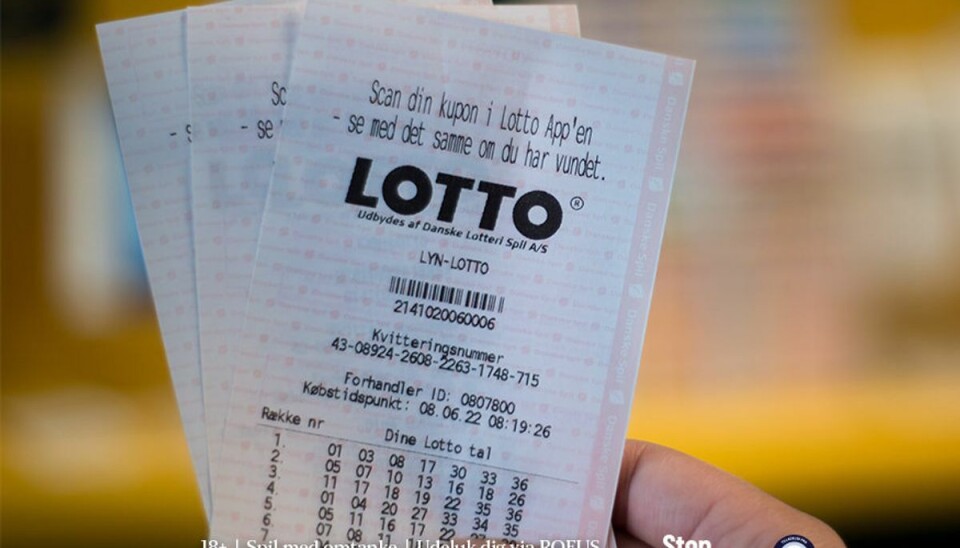 Fem danskere får del i de godt 15 millioner kroner, der i den forgangne uge blev vundet i Lotto. Fem danskere får del i de godt 15 millioner kroner, der i den forgangne uge blev vundet i Lotto.