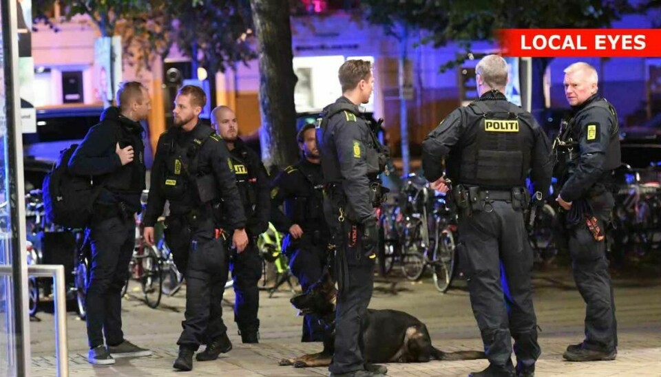 Politiet har endnu ikke fundet gerningsmanden bag knivstikkeriet ved metrostationen Frederiksberg Allé.