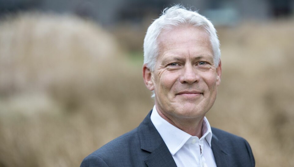 I stort set alle vælgergrupper er der flertal for, at en pakke cigaretter skal koste 90 kr., sider Jesper Fisker, adm. direktør i Kræftens Bekæmpelse. I stort set alle vælgergrupper er der flertal for, at en pakke cigaretter skal koste 90 kr., sider Jesper Fisker, adm. direktør i Kræftens Bekæmpelse.