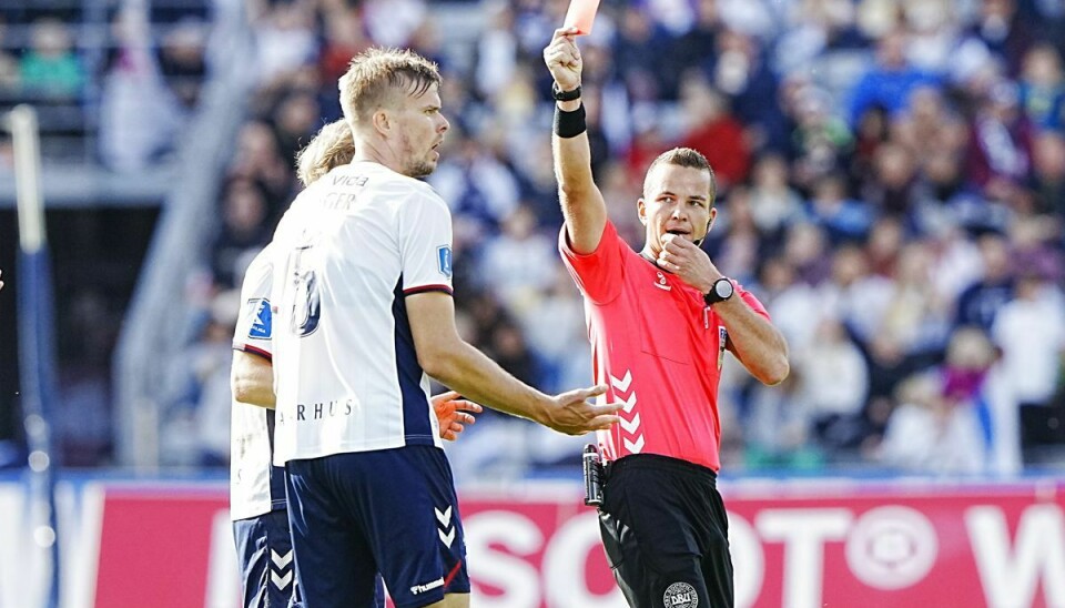 AGF holdt længe stand trods udvisningen, men Anders Dreyer scorede sejrsmålet for FCM i det 87. minut.