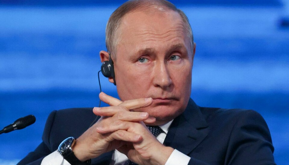 Den russiske præsident Putin er ifølge den Britiske Efterretningstjeneste nødsaget til at købe våben i Iran og Nordkorea for at kunne forsyne sin hær med materiel i krigen mod Ukraine.
