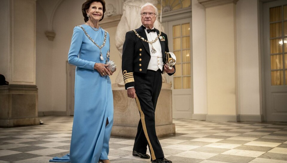 Sveriges konge, Carl Gustav XVI her sammen emd dronning Silvia ved gallamiddagens på Christiansborg i september i forbindelse med dronning Margrethes 50 års regentjubilæum. Sveriges konge, Carl Gustav XVI her sammen emd dronning Silvia ved gallamiddagens på Christiansborg i september i forbindelse med dronning Margrethes 50 års regentjubilæum.