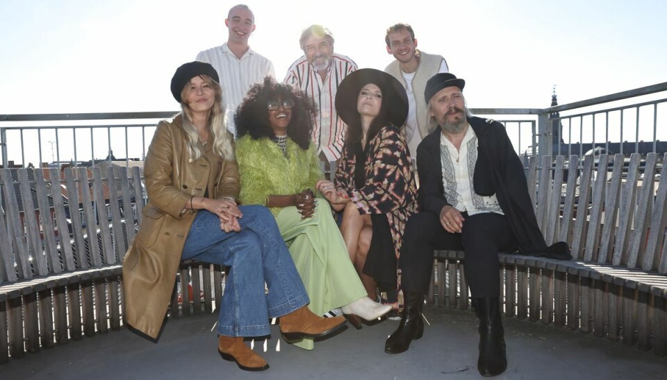 Årets artister i 'Toppen af Poppen' øverst fra højre: Nicklas Sahl, Martin Brygmann, Maximillian, Soleima, Iris Gold, Kira Skov og Steen Jørgensen. (Arkivofoto). Årets artister i 'Toppen af Poppen' øverst fra højre: Nicklas Sahl, Martin Brygmann, Maximillian, Soleima, Iris Gold, Kira Skov og Steen Jørgensen. (Arkivofoto).